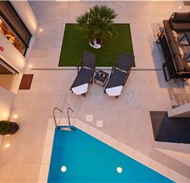 6 bedroom villa with heated pool near Omis, sleeps 12